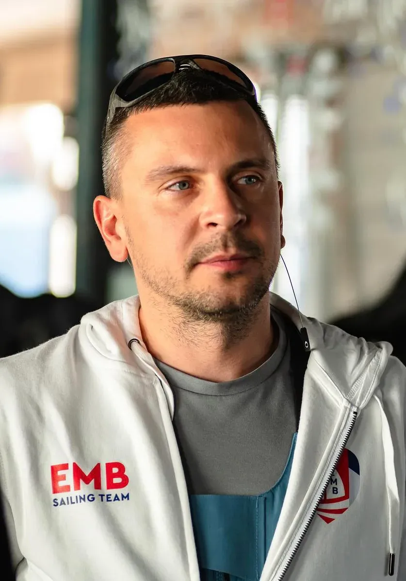 Сергей Марук, основатель EMB STUDIO, в цехе
