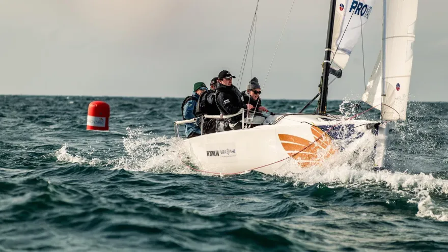 Экипаж EMB Sailing Team на регате